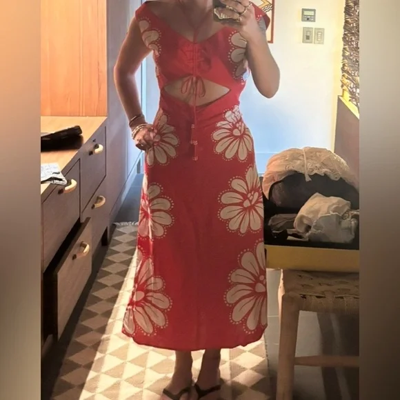 FARM Rio Red and White Floral Midi Dress - Picture 3 of 12